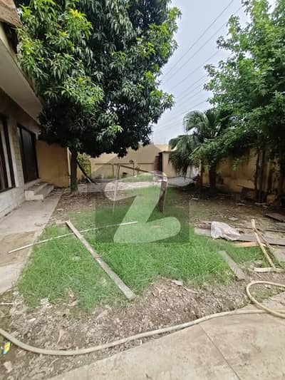 طفیل روڈ کینٹ,لاہور میں 1 کنال رہائشی پلاٹ 6.0 کروڑ میں برائے فروخت۔