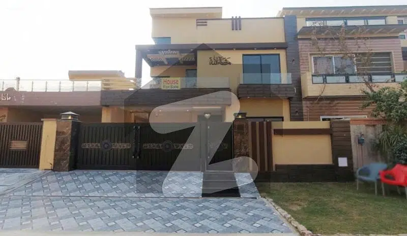 Prime Location House Of 10 Marla For sale In Central Park - Block A