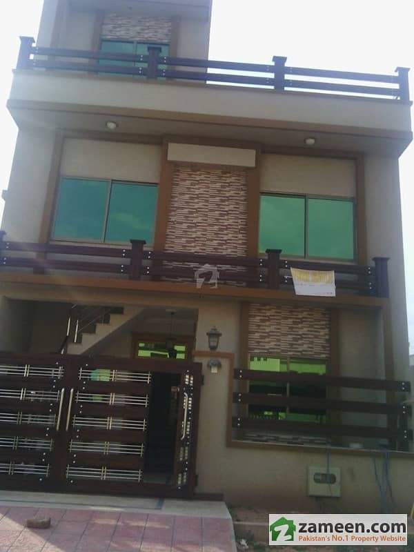 G-13/1 Brand New 25x40 House For Sale