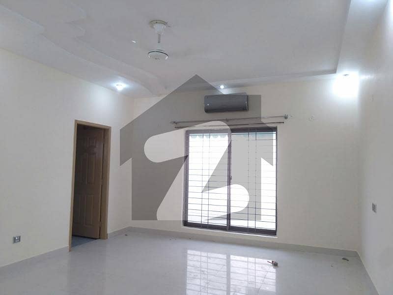 SEPERATE GATE 2 BEDROOM T,V LOUNGE DRAWING ROOM ONE KANAL UPPER PORTION AVAILABLE FOR RENT IN DHA PHASE 1 ,