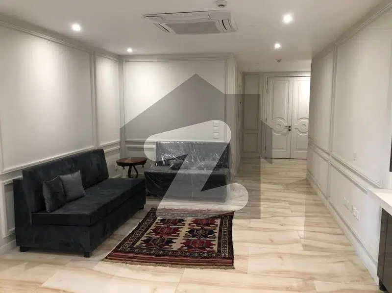 SUPER HOT APARTMENT BEST LOCATION GULBERG ON TOP FLOOR FOR RENT