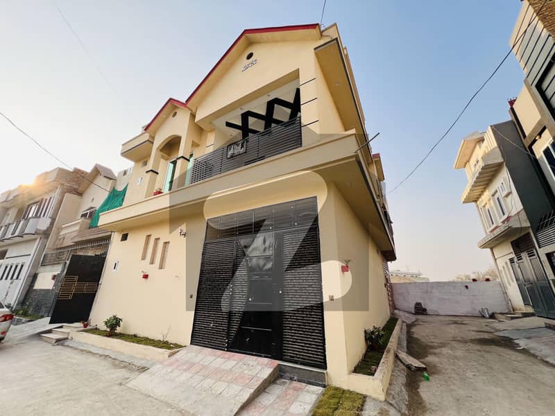 درمنگی ورسک روڈ,پشاور میں 4 کمروں کا 6 مرلہ مکان 1.6 کروڑ میں برائے فروخت۔