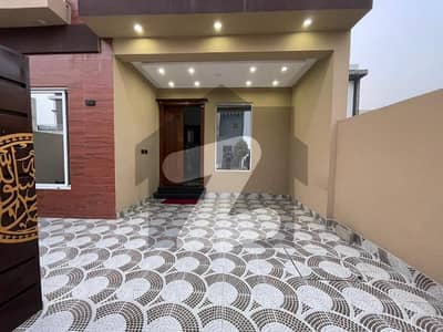 10 MARLA GOOD LOCATION HOUS AVAILABLE FOR SALE IN UET HOUSING SOCIETY