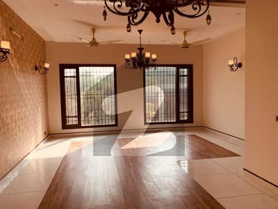 Luxurious 1000 Yards Bungalow For Rent In DHA Phase 6 Prime Location