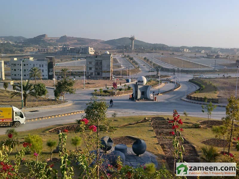 Good Location 8 Marla Commercial Plot For Sale in Bahria Spring North