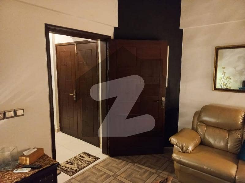 خالد بِن ولید روڈ کراچی میں 4 کمروں کا 10 مرلہ فلیٹ 5.25 کروڑ میں برائے فروخت۔