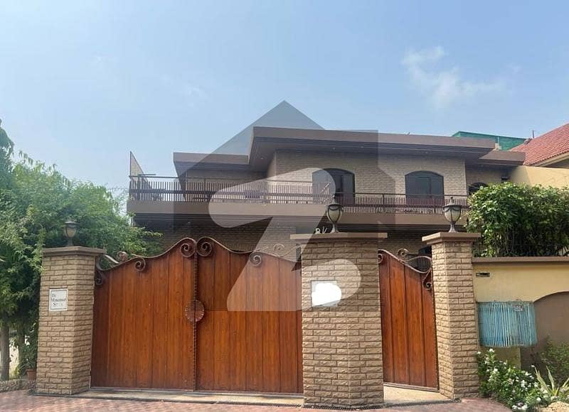 24.5 Marla Cornered House Available For Sale In Canal View Canal View