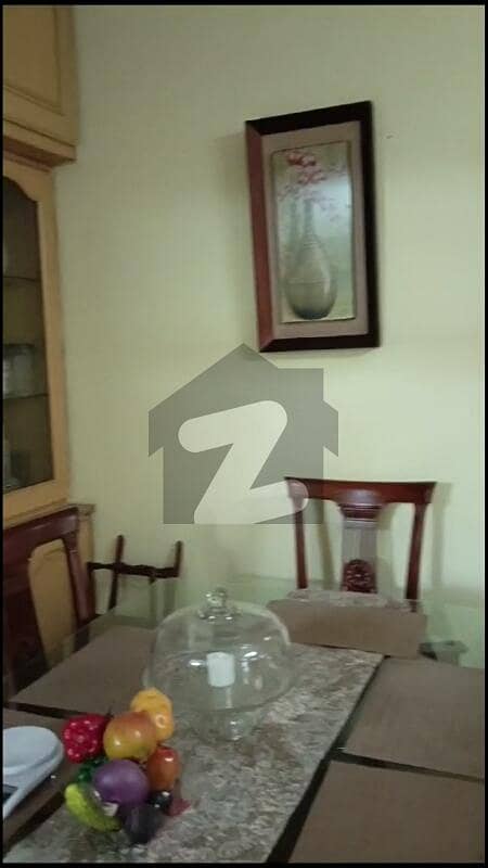 سیٹیلائیٹ ٹاؤن - بلاک بی سیٹیلائیٹ ٹاؤن,راولپنڈی میں 8 کمروں کا 9 مرلہ مکان 6.6 کروڑ میں برائے فروخت۔