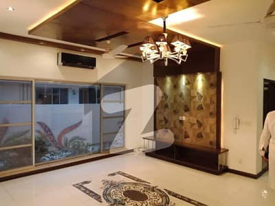 5 Marla Modern house for Rent Hot Location