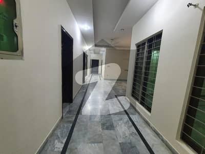 Spacious Upper Portion Is Available In Sui Gas Society Phase 1 - Block E For rent