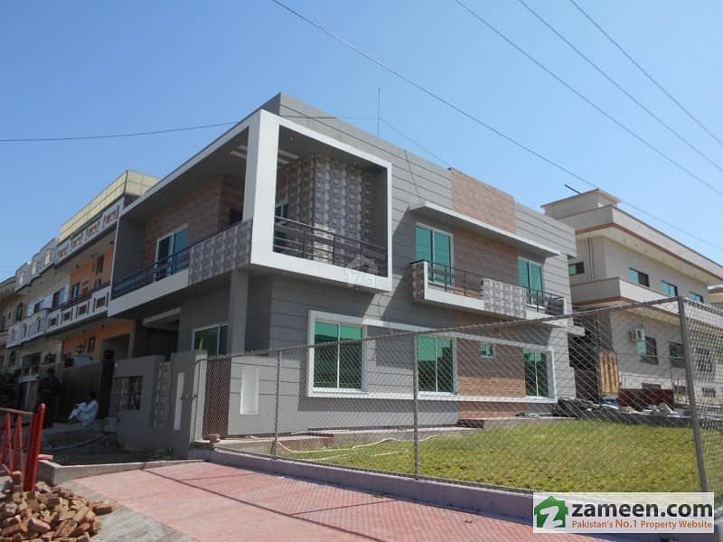 Corner Double Storey House Is Available For Sale