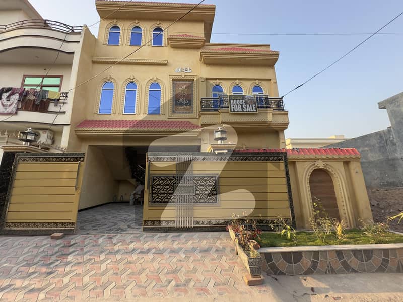 ائیرپورٹ ہاؤسنگ سوسائٹی راولپنڈی میں 7 کمروں کا 8 مرلہ مکان 2.9 کروڑ میں برائے فروخت۔