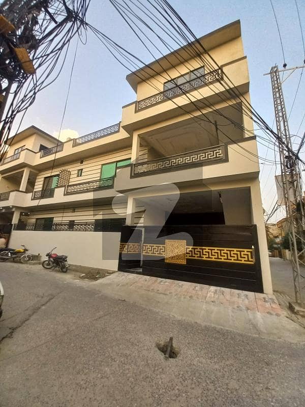 افشاں کالونی راولپنڈی میں 6 کمروں کا 7 مرلہ مکان 3.65 کروڑ میں برائے فروخت۔