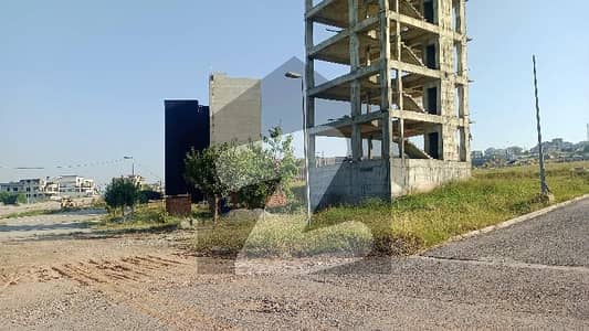 Central commercial plot for sale

Street 3A 
plot no 9 
next to corner