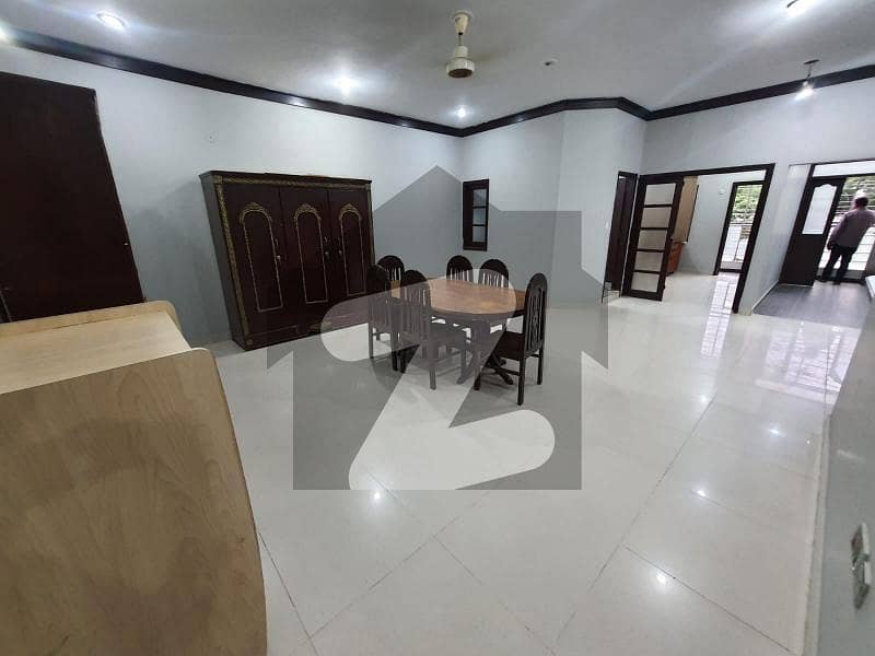 1800 Square Feet Flat For Rent In PECHS Block 2