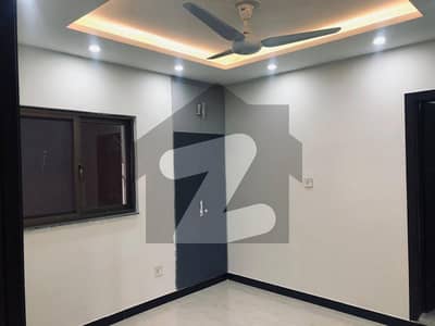 1390 Sq Ft 3 Rooms Mezzanine Floor For Rent