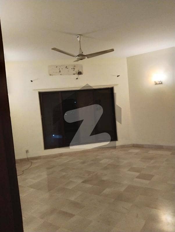 کلفٹن ۔ بلاک 2 کلفٹن,کراچی میں 5 کمروں کا 1 کنال مکان 3.5 لاکھ میں کرایہ پر دستیاب ہے۔