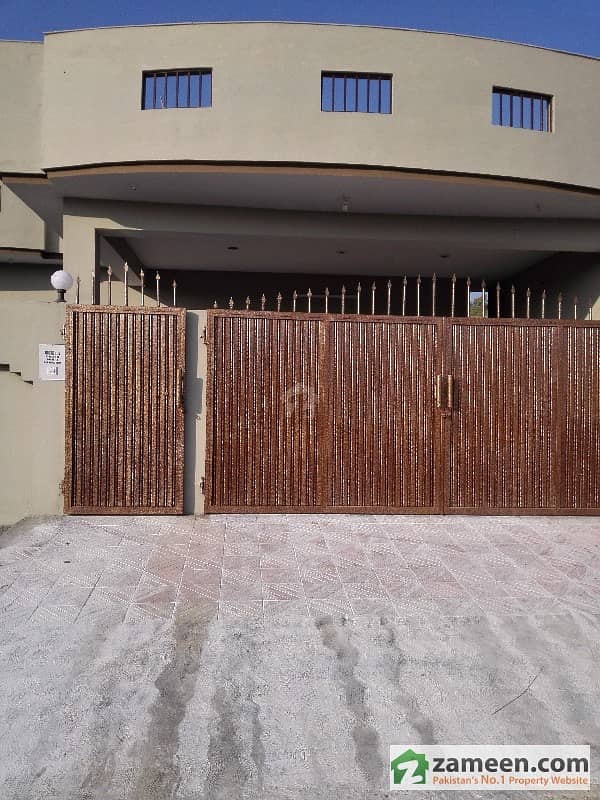 10 Marla Sun Facing House For Sale - With 4 Bed Rooms And 4 Baths In Wah Model Town