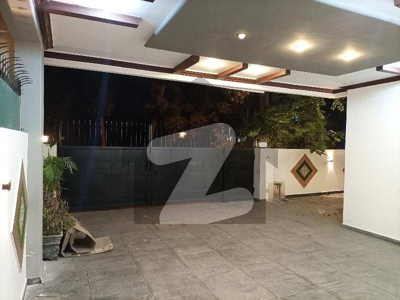 10 MARLA BEAUTIFUL HOUSE FOR RENT IN PARAGON CITY