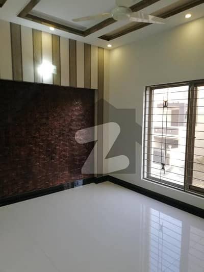 پارک ویو سٹی ۔ کرسٹل بلاک پارک ویو سٹی,لاہور میں 4 کمروں کا 5 مرلہ مکان 1.65 کروڑ میں برائے فروخت۔
