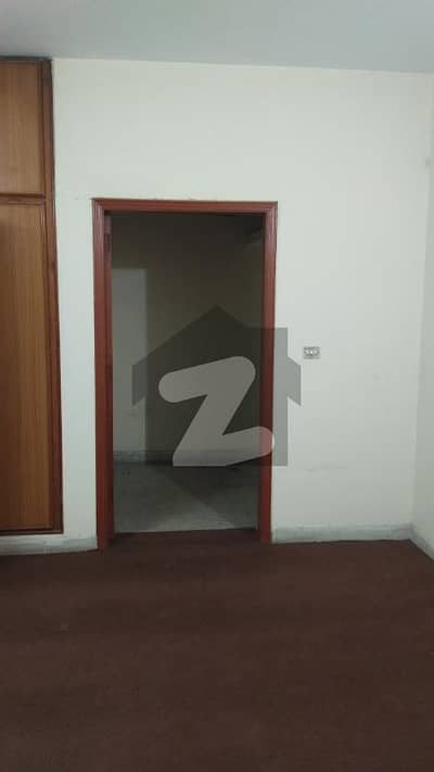 ایڈن کاٹیجز 2 ایڈن,لاہور میں 3 کمروں کا 5 مرلہ مکان 1.35 کروڑ میں برائے فروخت۔