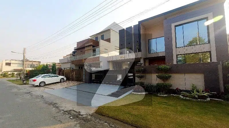 Prime Location 1 Kanal House In Central State Life Phase 1 - Block B For Sale