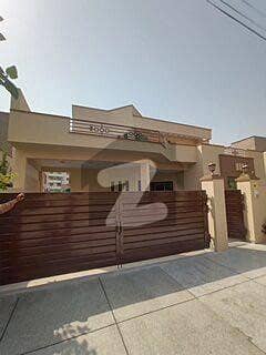 20 MARLA 4 BEDROOMS HOUSE AVAILABLE FOR RENT