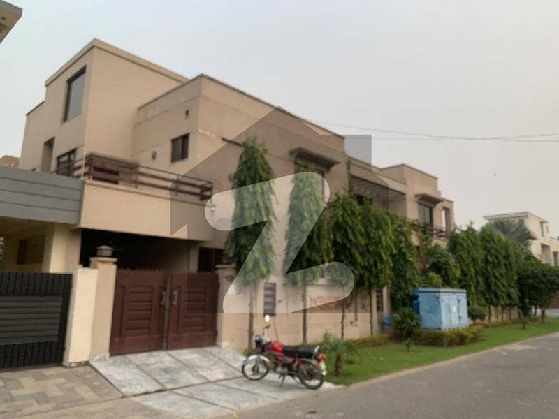 One Kanal Beautiful Luxurious Sprate Gate upper Portion For Rent in DHA Phase 8 Eden City Lahore