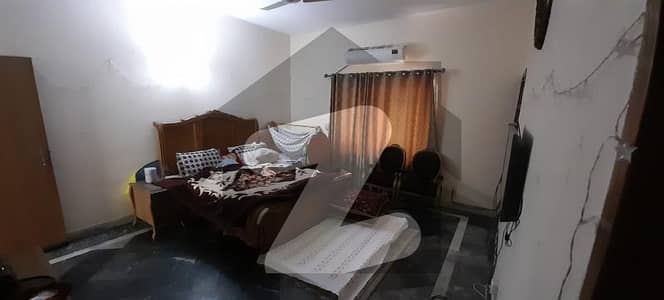 ڈی ایچ اے فیز 2 ڈیفنس (ڈی ایچ اے),لاہور میں 5 کمروں کا 1 کنال مکان 1.65 لاکھ میں کرایہ پر دستیاب ہے۔
