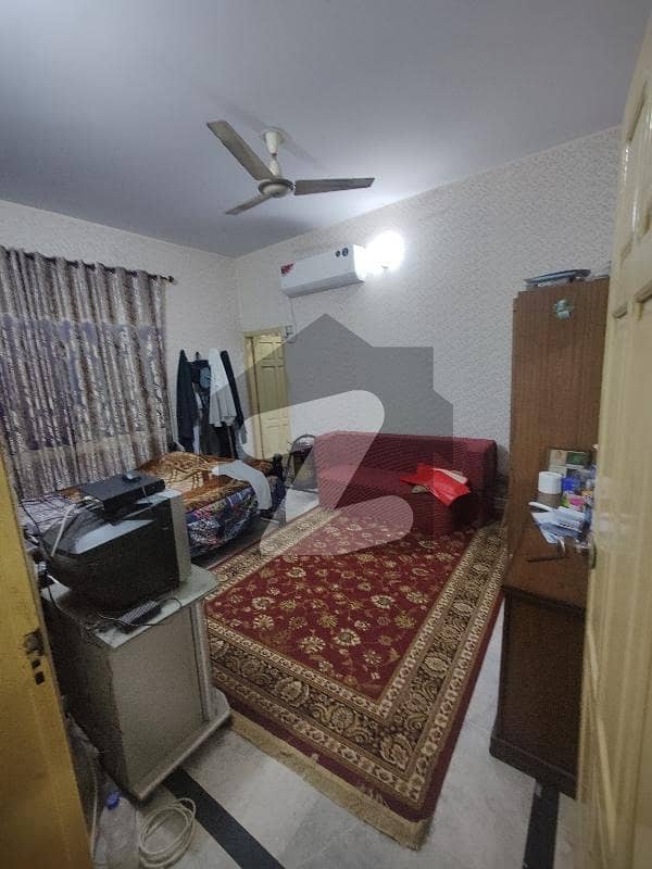 چکلالہ ریلوے سکیم 1 ایئر پورٹ روڈ,راولپنڈی میں 6 کمروں کا 6 مرلہ مکان 2.0 کروڑ میں برائے فروخت۔