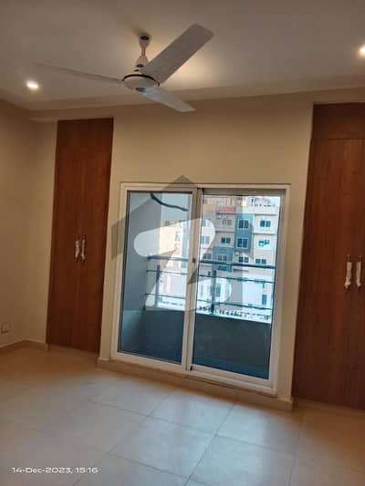 One Bed Room Non-Furnished Apartment For Sale