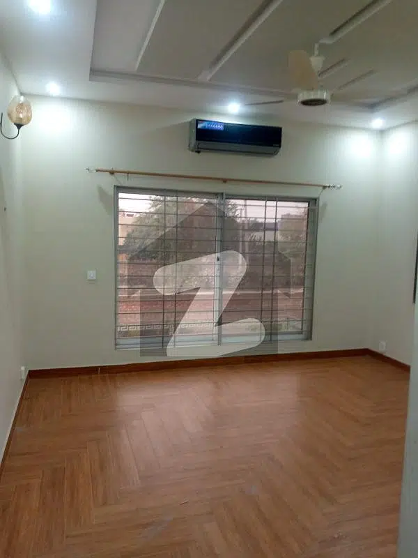 1 KANAL Luxurious Upper Portion Available FOR RENT