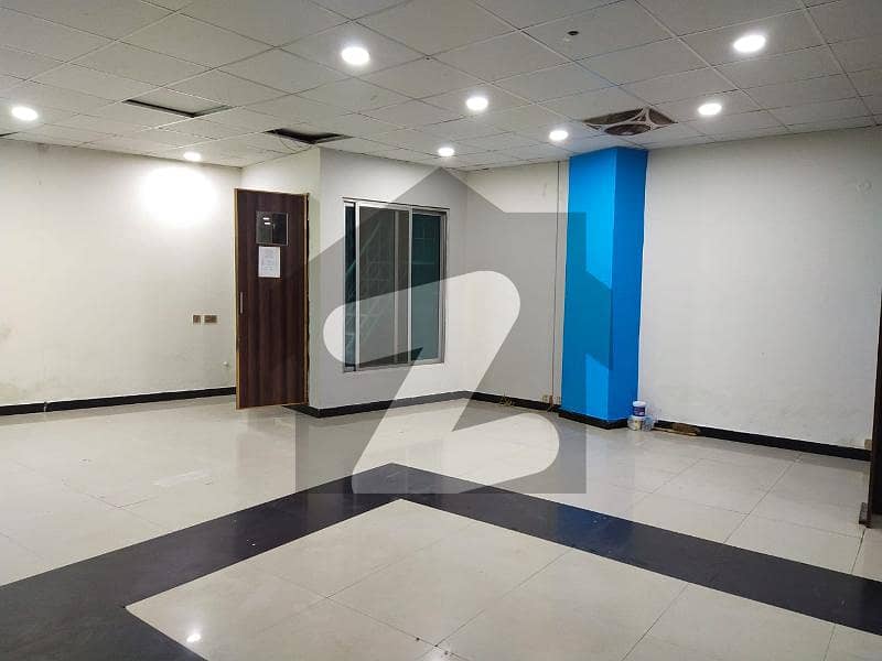 ماڈل ٹاؤن لِنک روڈ ماڈل ٹاؤن,لاہور میں 8 کمروں کا 1 کنال دفتر 2.1 لاکھ میں کرایہ پر دستیاب ہے۔