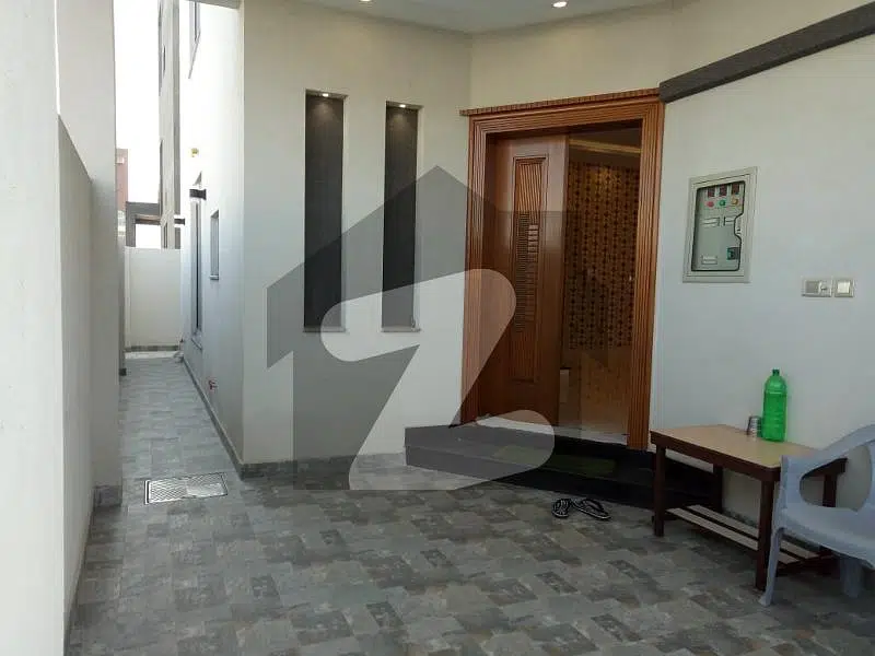 DEFENCE BEAUTIFULLY RENOVATED FIVE MARLA FULL HOUSE AT A HOT LOCATION FOR RENT IN DHA LAHORE