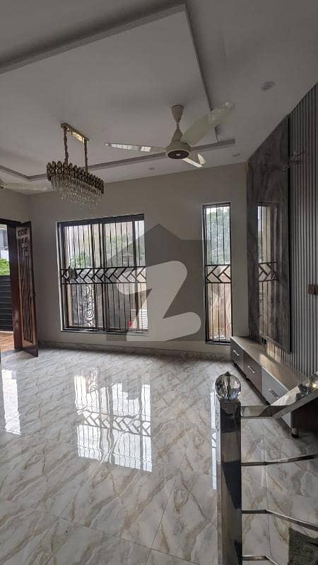3 BEDS BRAND NEW 4 MARLA HOUSE FOR SALE LOCATED IN BAHRIA TOWN LAHORE