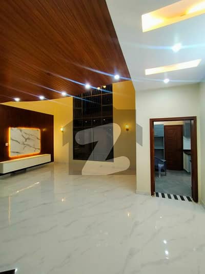 ویلینشیاء ہاؤسنگ سوسائٹی لاہور میں 4 کمروں کا 1 کنال مکان 5.5 کروڑ میں برائے فروخت۔