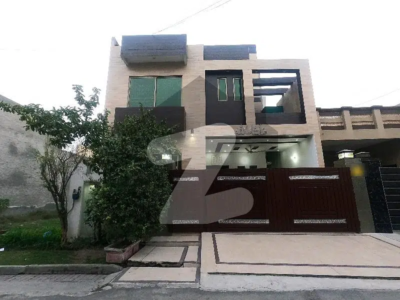 A Stunning House Is Up For Grabs In P & D Housing Society - Block B1 Lahore