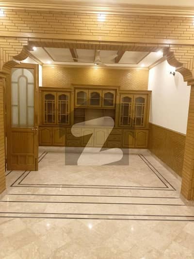 آئی ۔ 8/2 آئی ۔ 8,اسلام آباد میں 6 کمروں کا 12 مرلہ مکان 10.5 کروڑ میں برائے فروخت۔