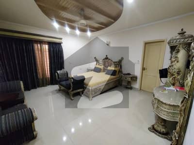 ڈی ایچ اے فیز 4 - بلاک ایفایف فیز 4,ڈیفنس (ڈی ایچ اے),لاہور میں 6 کمروں کا 1 کنال مکان 7.5 کروڑ میں برائے فروخت۔