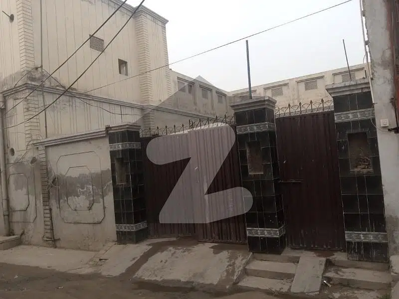 Prime Location 10 Marla House Available In Mumtazabad For Sale