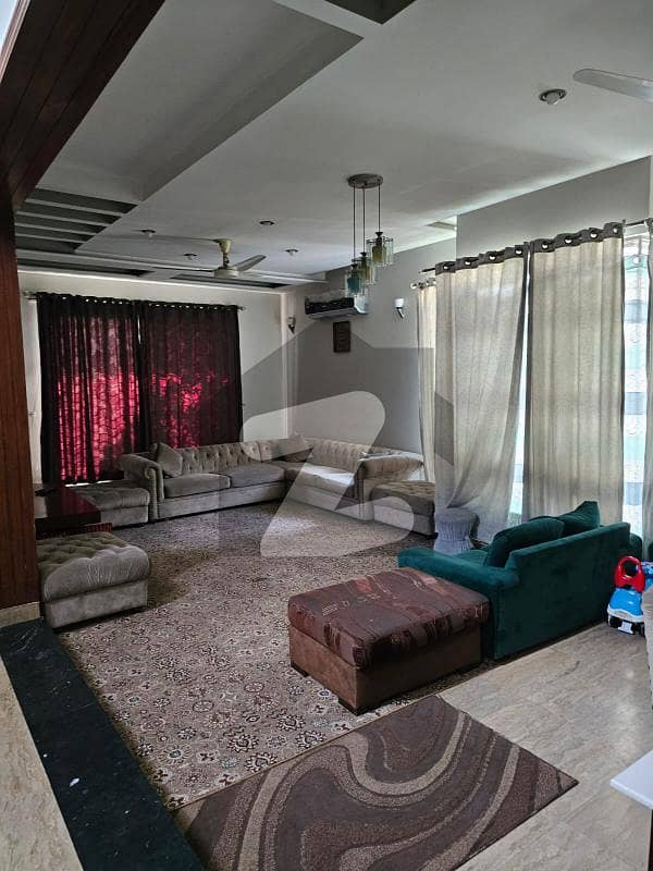 ویلینشیاء ہاؤسنگ سوسائٹی لاہور میں 3 کمروں کا 1 کنال مکان 4.5 کروڑ میں برائے فروخت۔