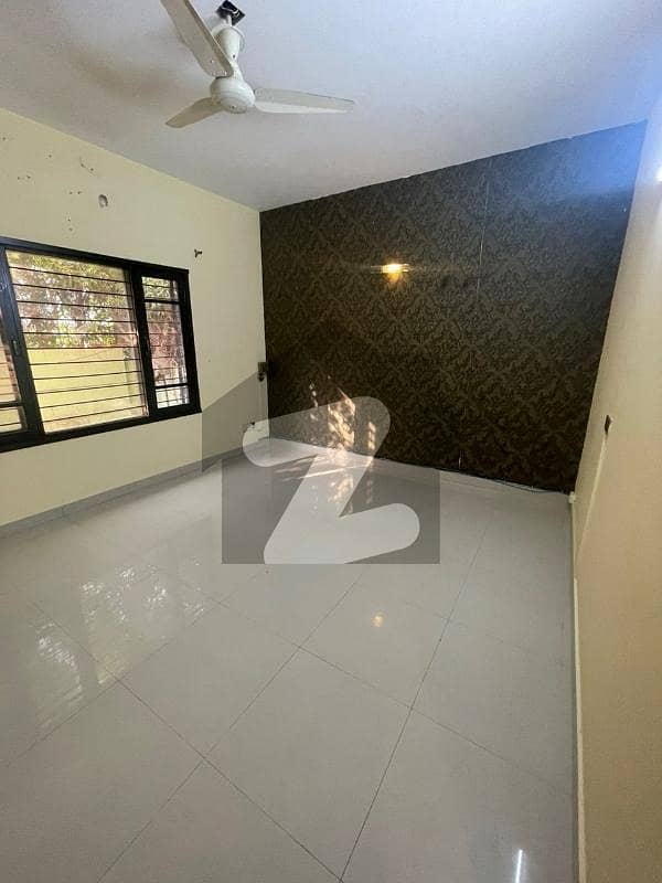 CLIFTON BLOCK 5 FIRST FLOOR APARTMENT WITH OPEN HUGE TERRACE