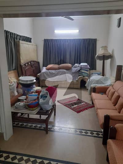 دھوراجی کالونی گلشنِ اقبال ٹاؤن,کراچی میں 2 کمروں کا 6 مرلہ بالائی پورشن 55.0 ہزار میں کرایہ پر دستیاب ہے۔