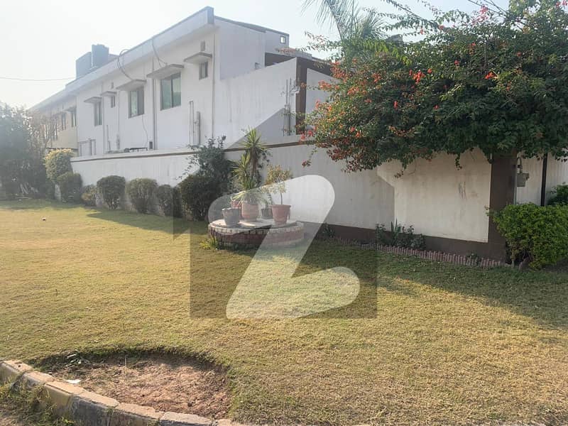 Well Maintained, Corner 1 Kanal House With Extra Lawn, Central And Secured Location. For Sale