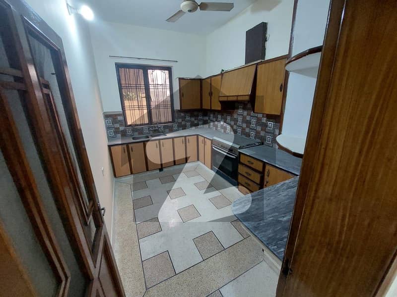 10 Marla House For Rent In Punjab Society