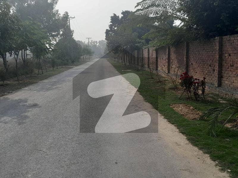 رائل گارڈن لاہور میں 8 کنال رہائشی پلاٹ 2.5 کروڑ میں برائے فروخت۔