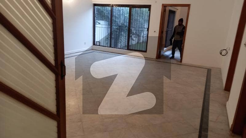 Kanal 2 Bed Lower Portion For Rent In Dha Phase 4 EE Block