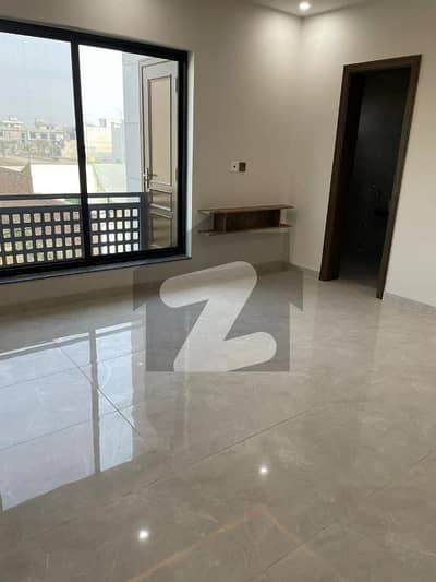 ماڈل سٹی ون کینال روڈ,فیصل آباد میں 4 کمروں کا 7 مرلہ مکان 3.5 کروڑ میں برائے فروخت۔