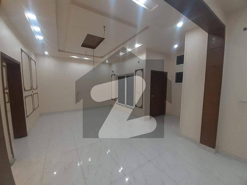 عبداللہ گارڈنز ایسٹ کینال روڈ,کینال روڈ,فیصل آباد میں 5 کمروں کا 10 مرلہ مکان 5.25 کروڑ میں برائے فروخت۔
