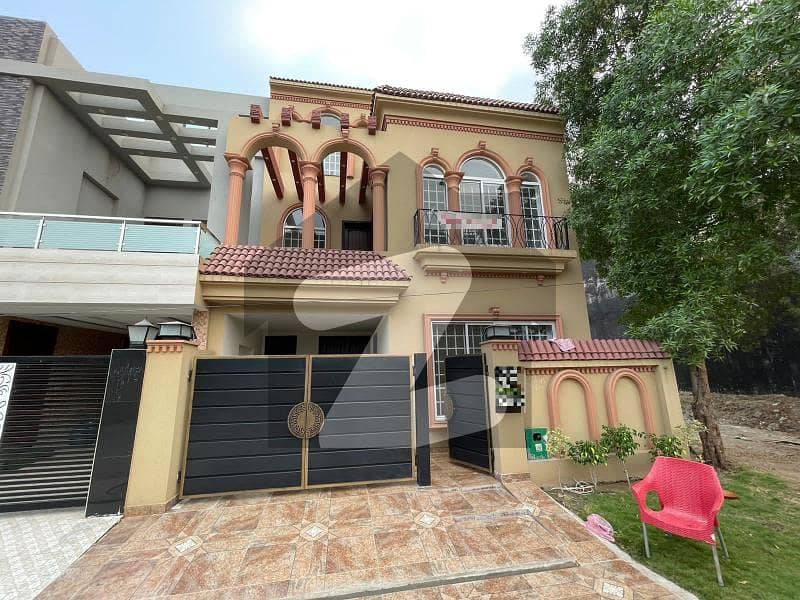 5 MARLA FULL HOUSE AVAILABLE FOR RENT IN SECTOR D BAHRIA TOWN LAHORE